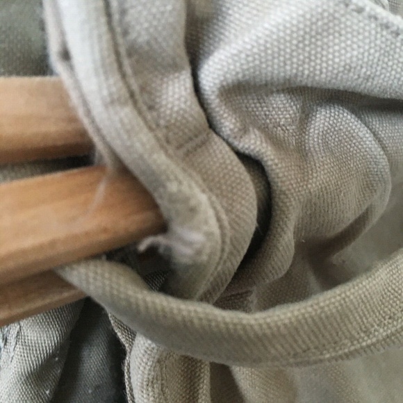 Tilley Endurables Bag Pick Pocket Proof Green Shoulder Adjustable Strap Worn - - Picture 7 of 10